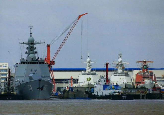 Max版正式亮相中国海军下一代驱逐舰何时亮相？k8凯发国际登录央视首次公开！052D型Pro(图15)